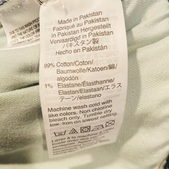 J. Crew medium wash mid-thigh cutoff denim shorts. Size 27 - Picture 4 of 4